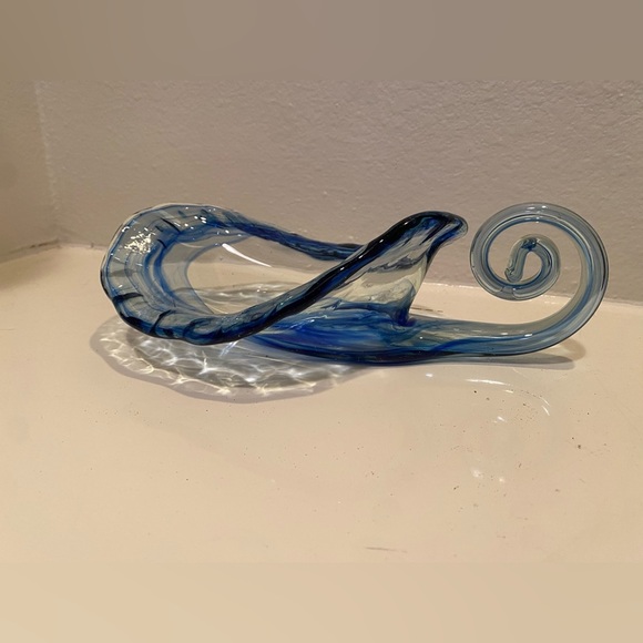 Vintage MidCentury Hand Blown Blue Glass Center Piece - Picture 3 of 7